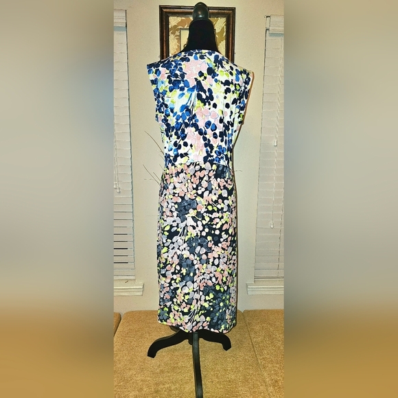 A BCBGMAXAZRIA floral dress size L. - Picture 3 of 3